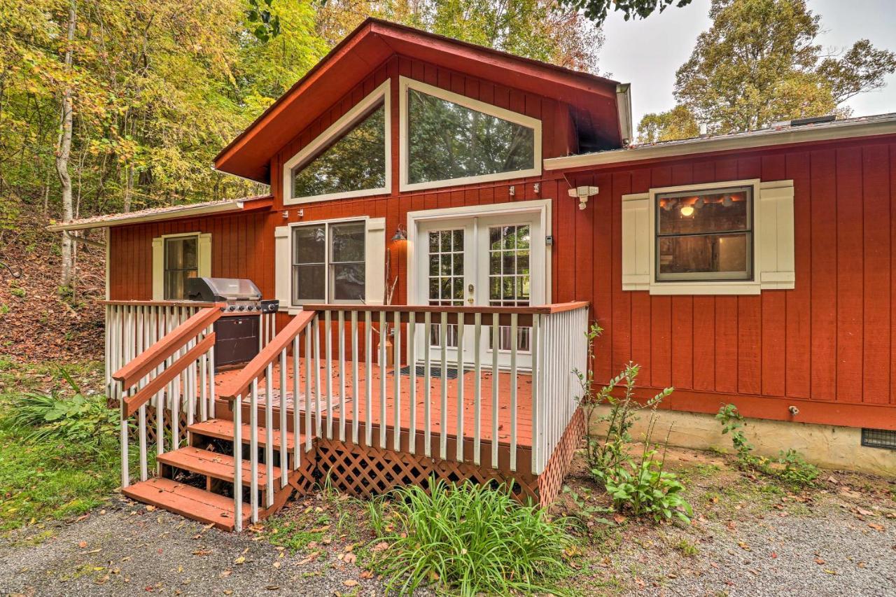 Rustic Red Cabin With Deck In Maggie Valley Club! Extérieur photo