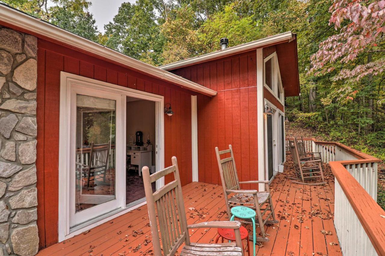 Rustic Red Cabin With Deck In Maggie Valley Club! Extérieur photo