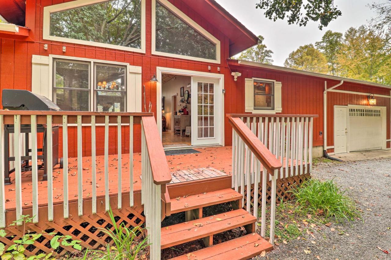 Rustic Red Cabin With Deck In Maggie Valley Club! Extérieur photo