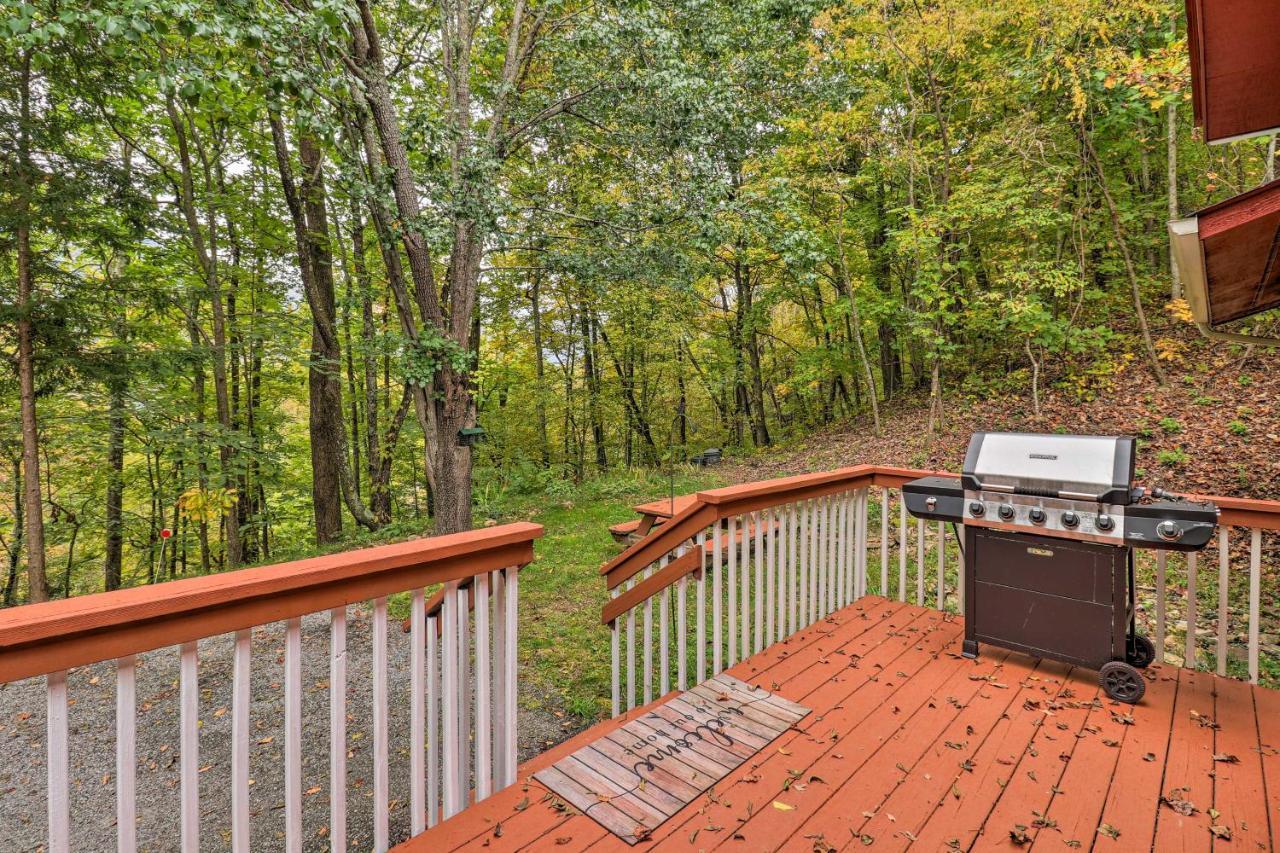 Rustic Red Cabin With Deck In Maggie Valley Club! Extérieur photo